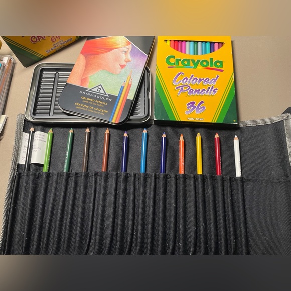 Prismacolor premier colored pencils 12 plus crayola 36 & wrap storage case - Picture 2 of 7